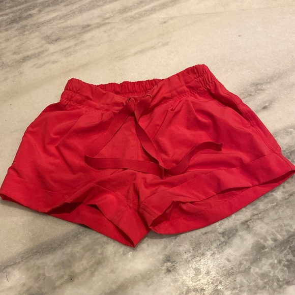 Hot pink drawstring Lululemon shorts 2.5 inch size 4 - Picture 1 of 10